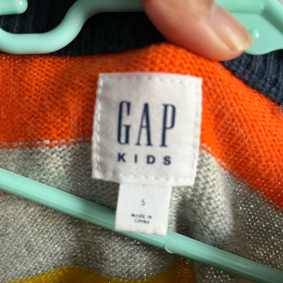 KIDS GAP Light pull over sweater - Picture 3 of 3